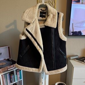 Fashion Nova Black and Cream Fleece Vest